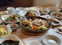 소박한 밥상 내부