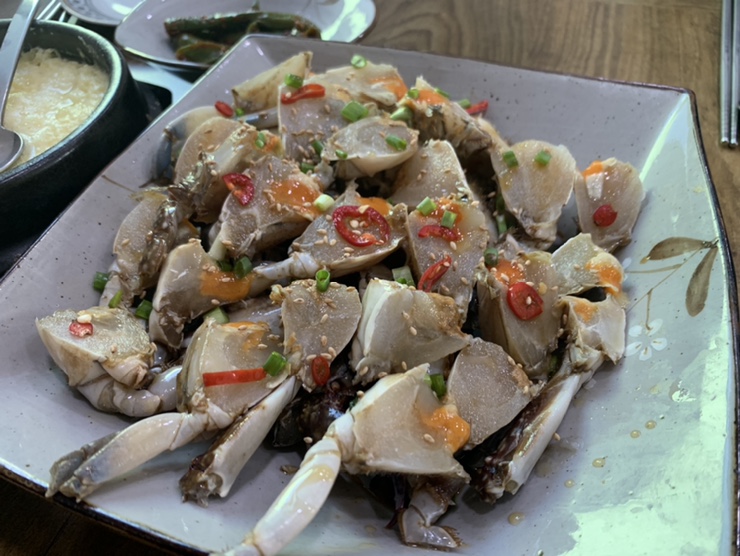맛있는 음식과 함께 따뜻한 감정을 공유하는 공간